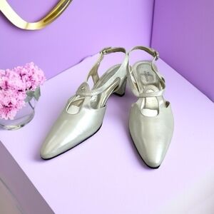 NIB Ros Hommerson Prize Women Pump Shoes White Pearl Pumps Low Heels Dress Shoes